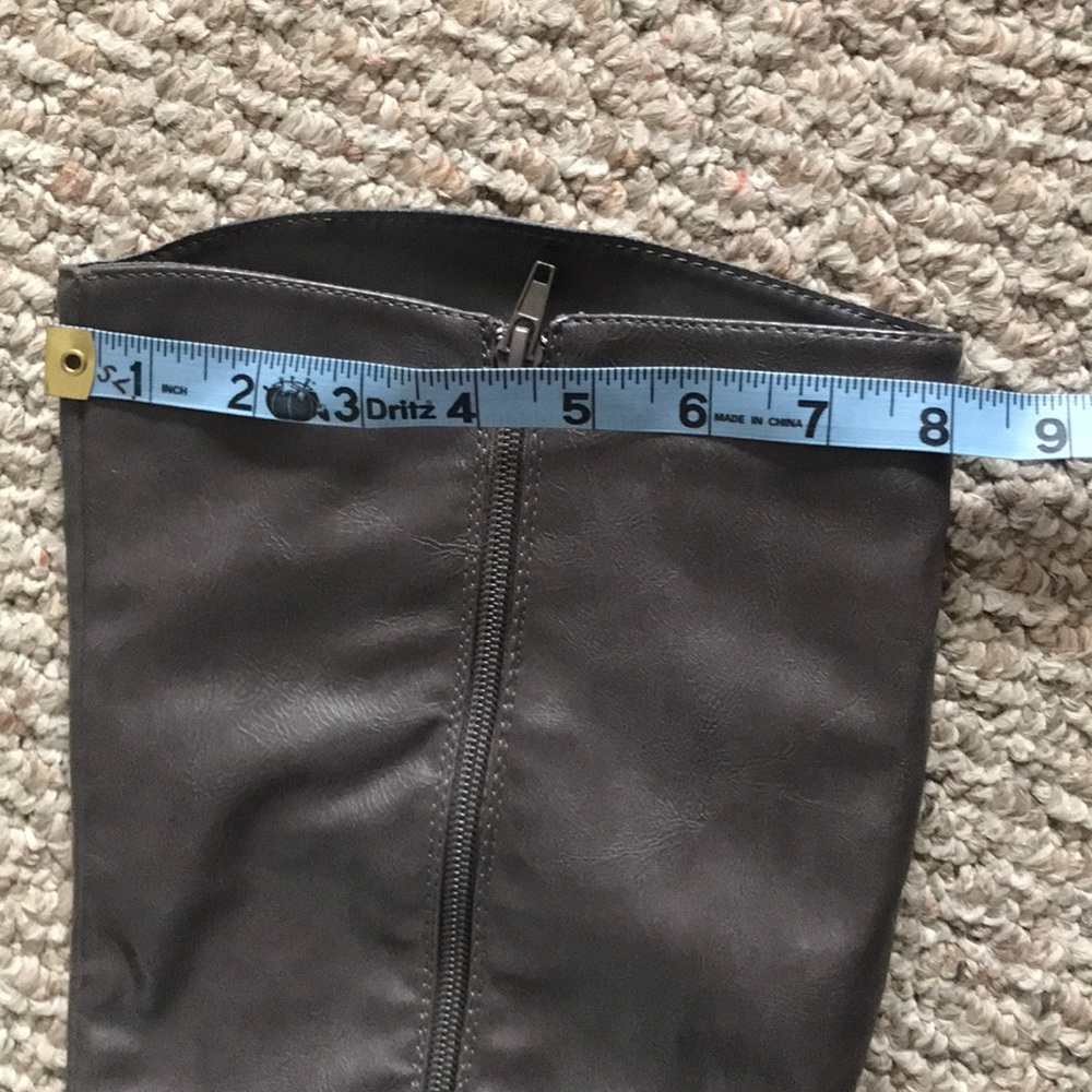 Boots - Picture 3 of 4